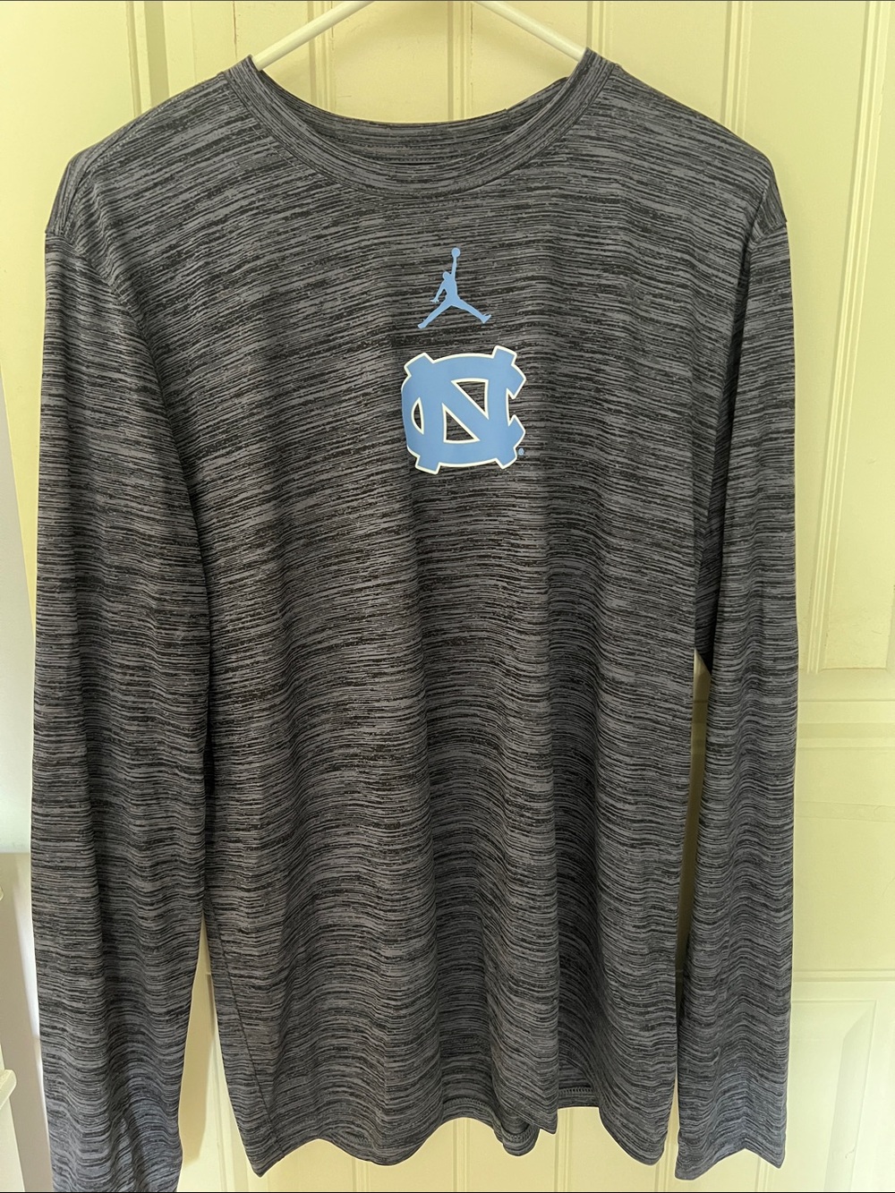 Jordan Women’s Gray Heather Long-Sleeve Tee with Light Blue UNC Logo